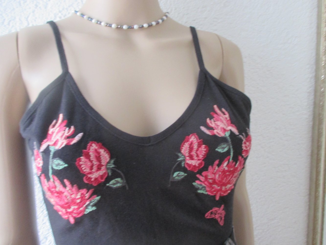  NEU * Sexy * ausgefallen * Rosen * Blüten * Romantik * Stickerei * Body * Einteiler 