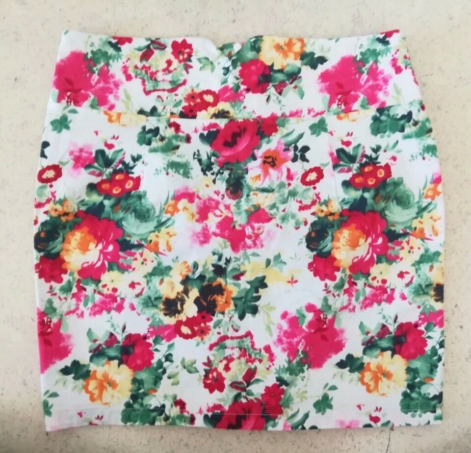  NEU * Edel * Romantik * Rosen * Blüten * Flower- Power * Mini- Rock 