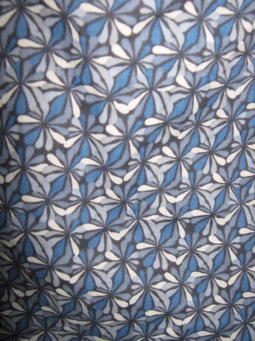 NEU mit ETIKETT * Edel * Flower- Power * Blumen * Blümchen * Puffärmel * Kurzarm * Bluse 