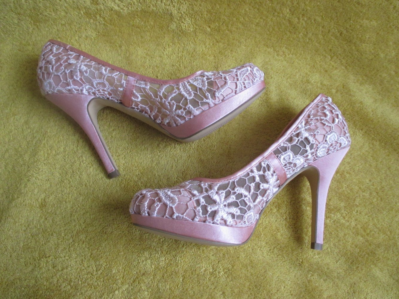 NEU und ungetragen * Blumen * Blüten * Flower * Lace- Spitze * High- Heels * Plateau * Pumps * Schuhe 