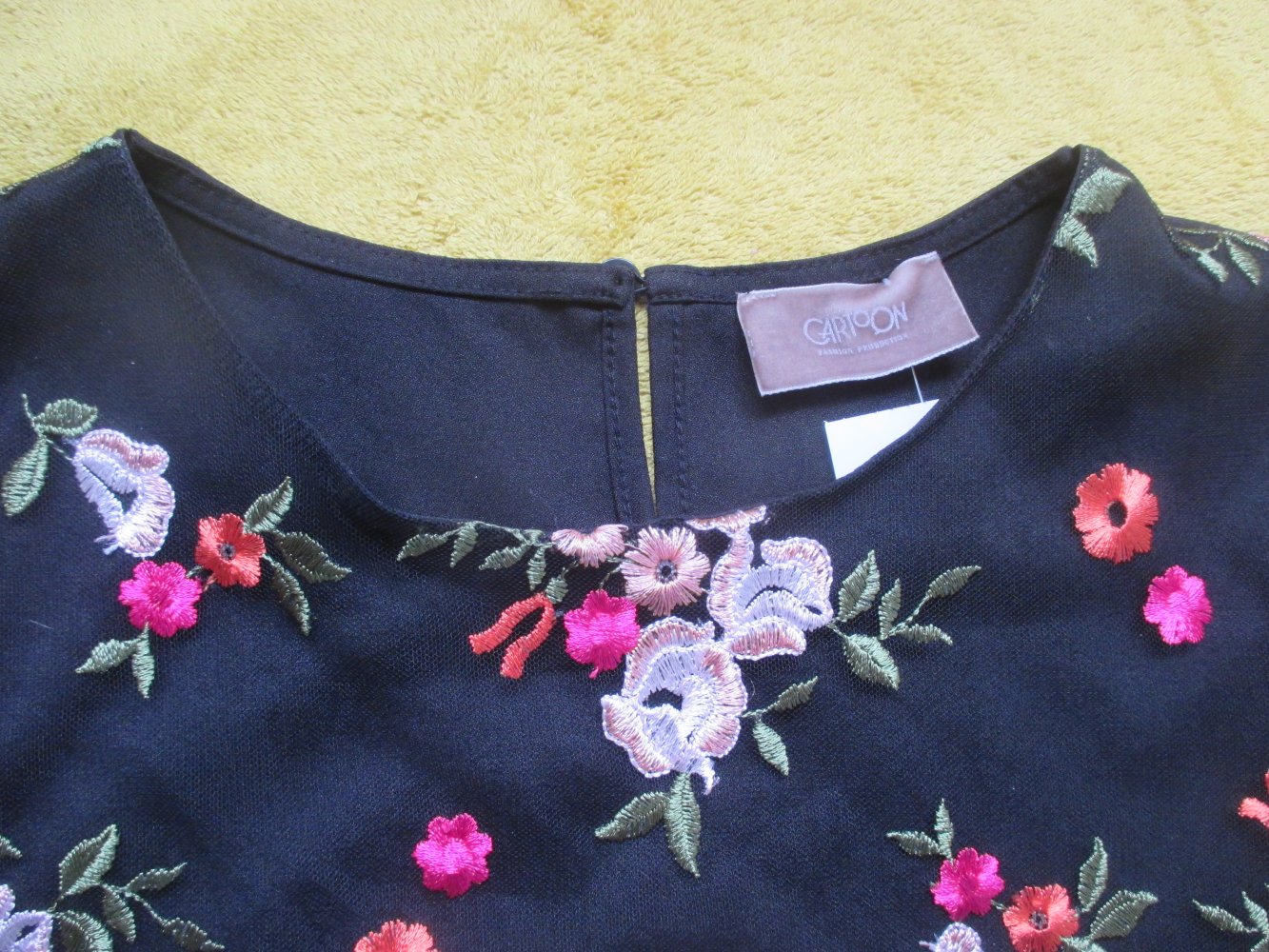  NEU mit Etikett * Blumen * Blüten * Flower * Stickerei * Mesh * Tüll * Kleid 