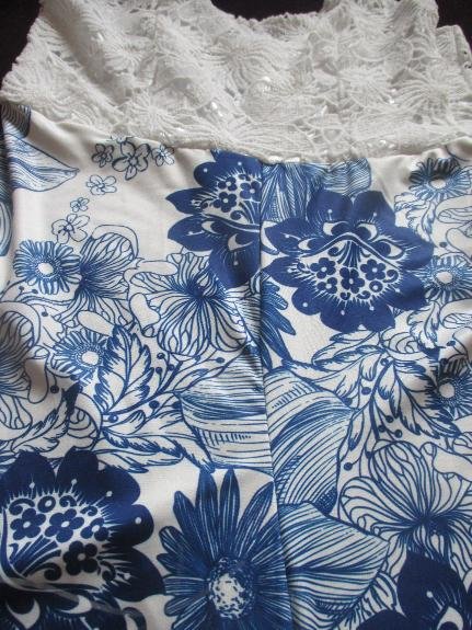  NEU * Ausgefallen * edel * Blumen * Blüten * Häckel * Lace Spitze * DESIGNER * Träger * Strech * Jumpsuit * Einteiler * Overall * Gr. 36- 38/ royal * königs * mittel-blau * weiß *