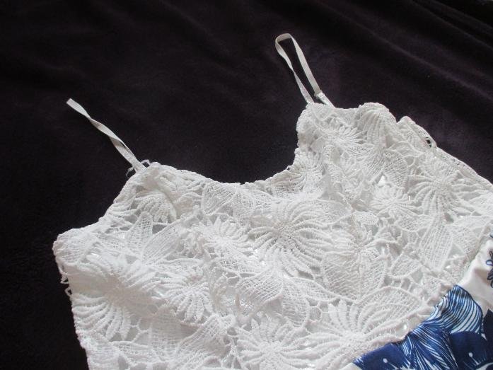  NEU * Ausgefallen * edel * Blumen * Blüten * Häckel * Lace Spitze * DESIGNER * Träger * Strech * Jumpsuit * Einteiler * Overall * Gr. 36- 38/ royal * königs * mittel-blau * weiß *
