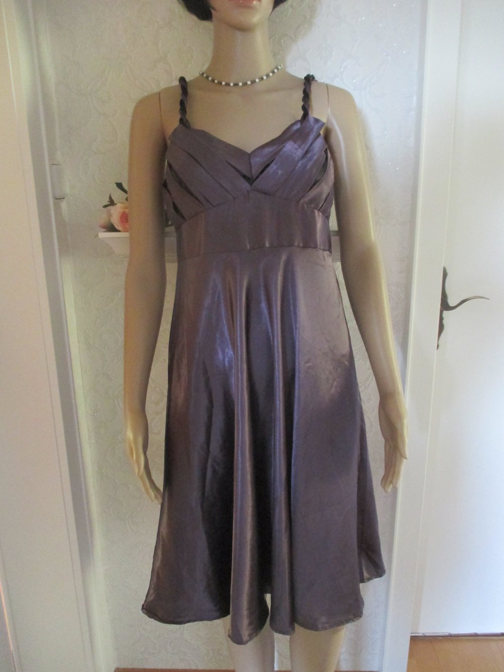 NEU Seiden Satin Abend Ausgeh Tanz Fest Flecht Träger Rockabilly Tellerrock Kleid 