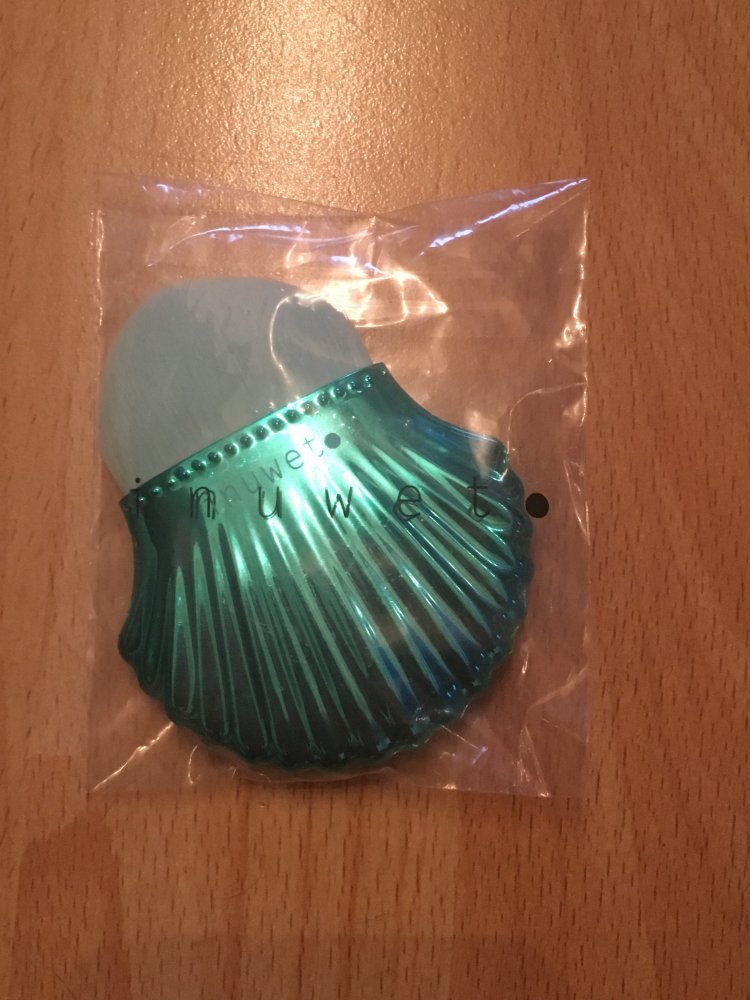 Inuwet Shell Brush