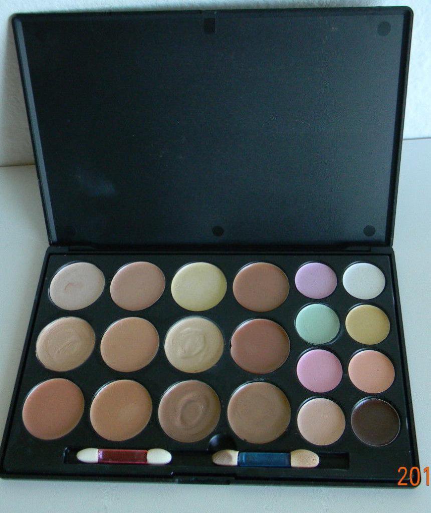 Make up Creme Foundation Palette bunt zum Akzentuieren Kaschieren