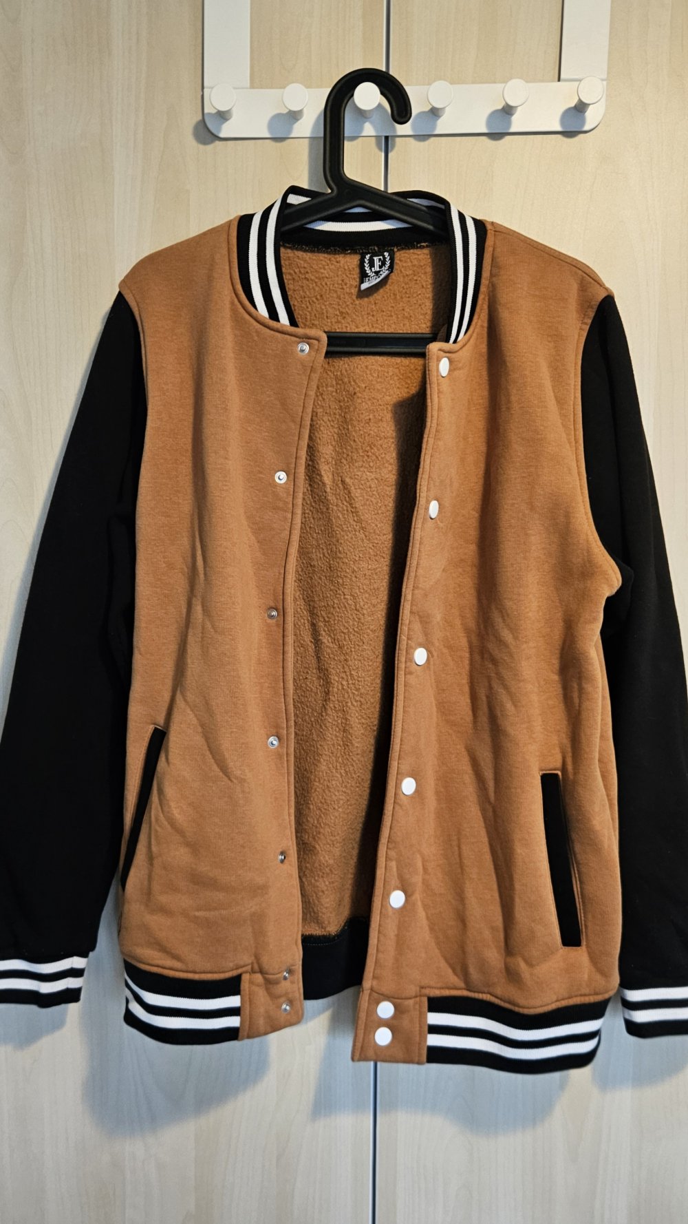 Collegejacke Just Emporio karamell