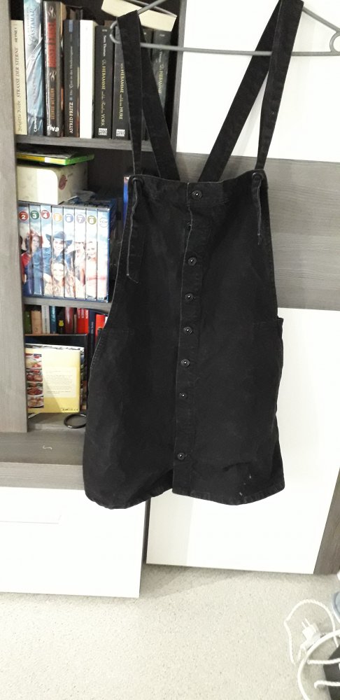 Schönes schwarzes Kleid