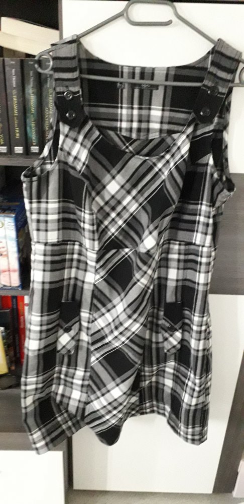 Schönes Kleid von b.p.c.