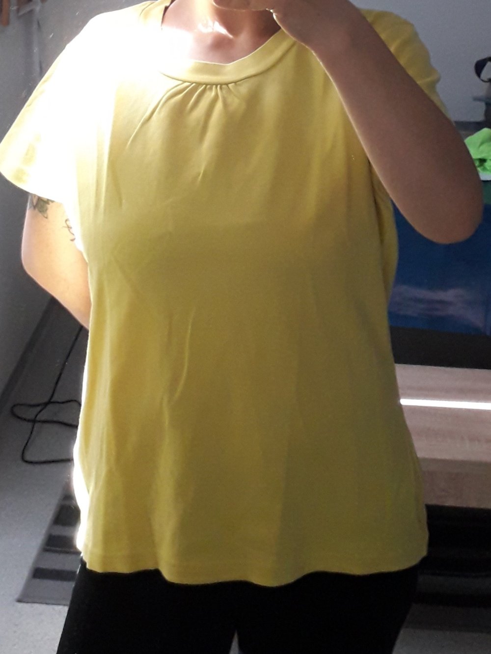Gelbes Shirt in 42