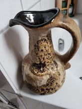 Vase mit Henkel 