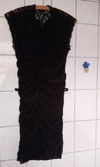 Kikiriki schwarzes spitzenkleid gr. 38 