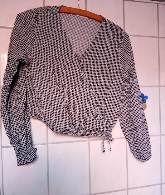 H&M Kurzbluse gr. S wickeloptik