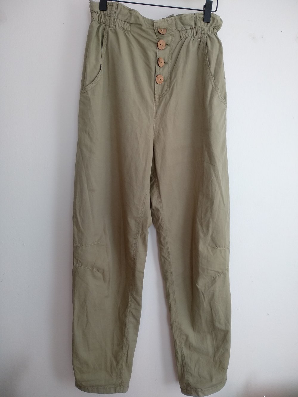 Paperback, Hose
