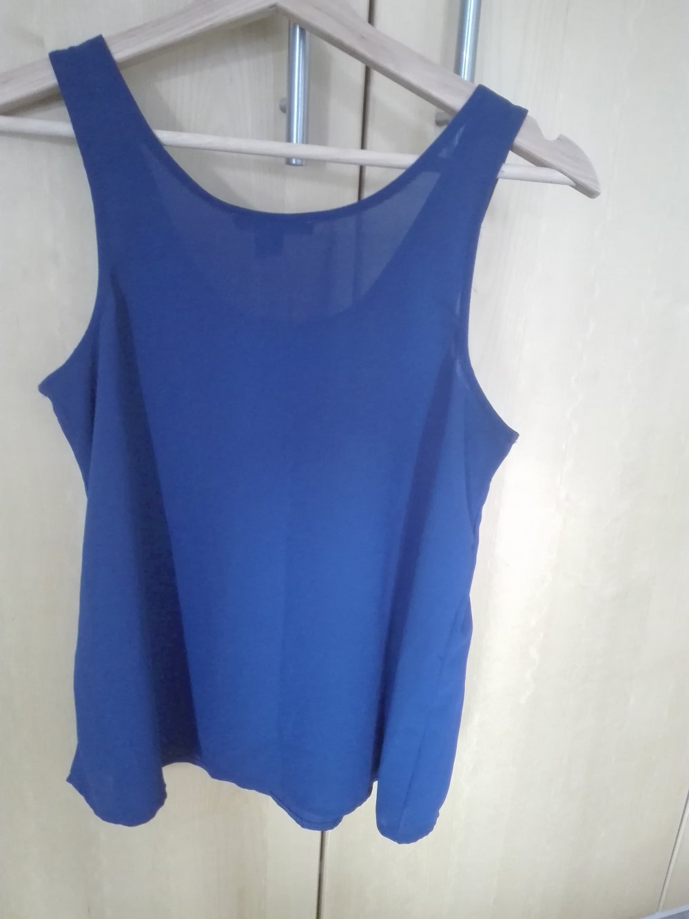 Elegantes Top in blau