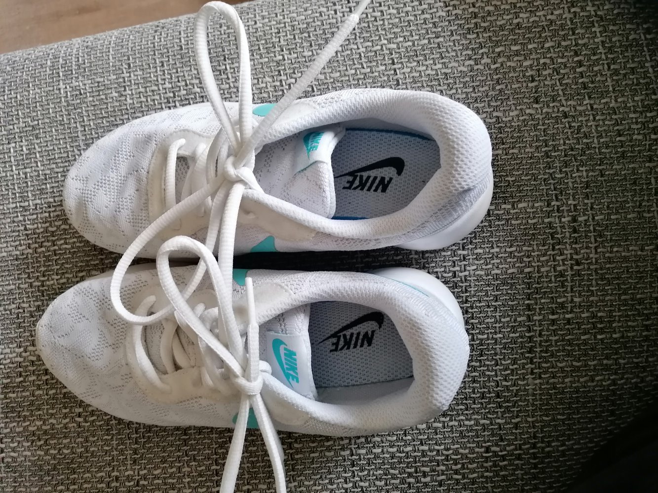 Nike Sneaker im Blumenmuster 