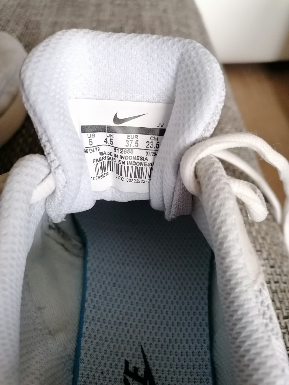 Nike Sneaker im Blumenmuster 