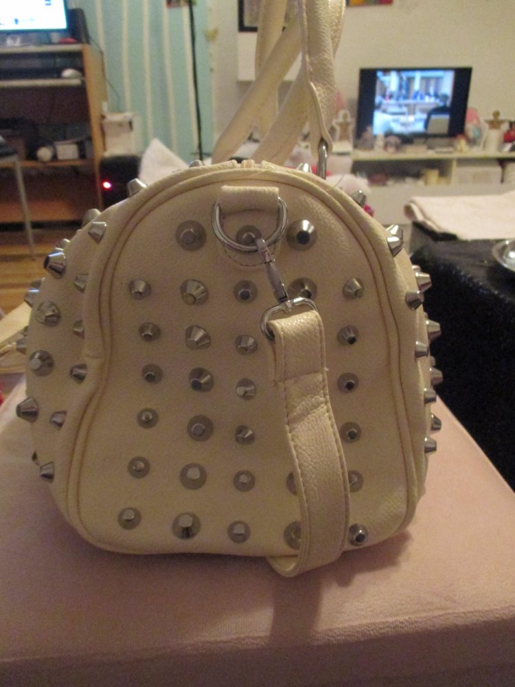 handtasche mit nieten zu verkaufen 