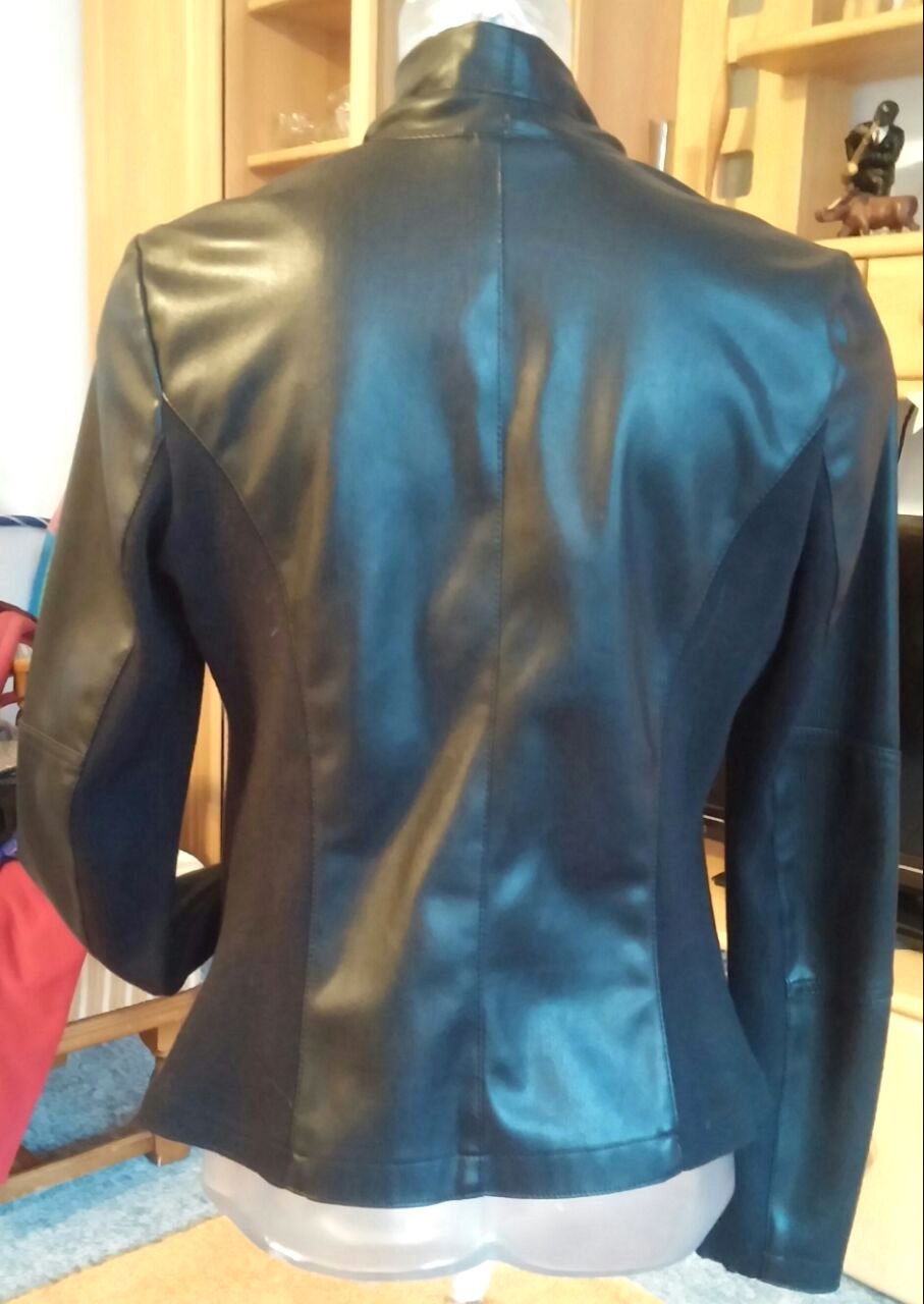 NEU Damen Jacke EDEL Leder-Look Gr.40 in Schwarz 