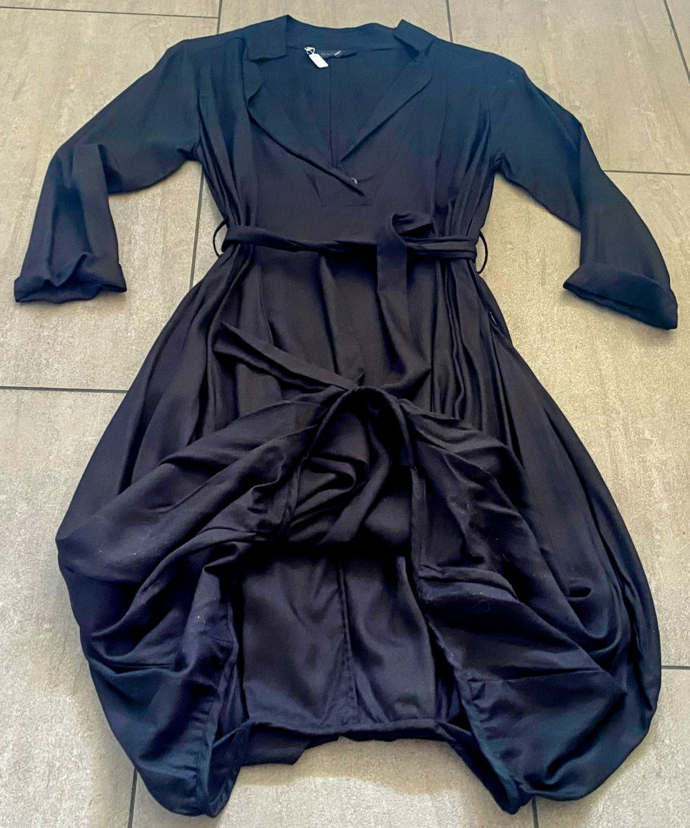 NEU Damenkleid in Ballonform, Gr.36, Schwarz von Malvin 
