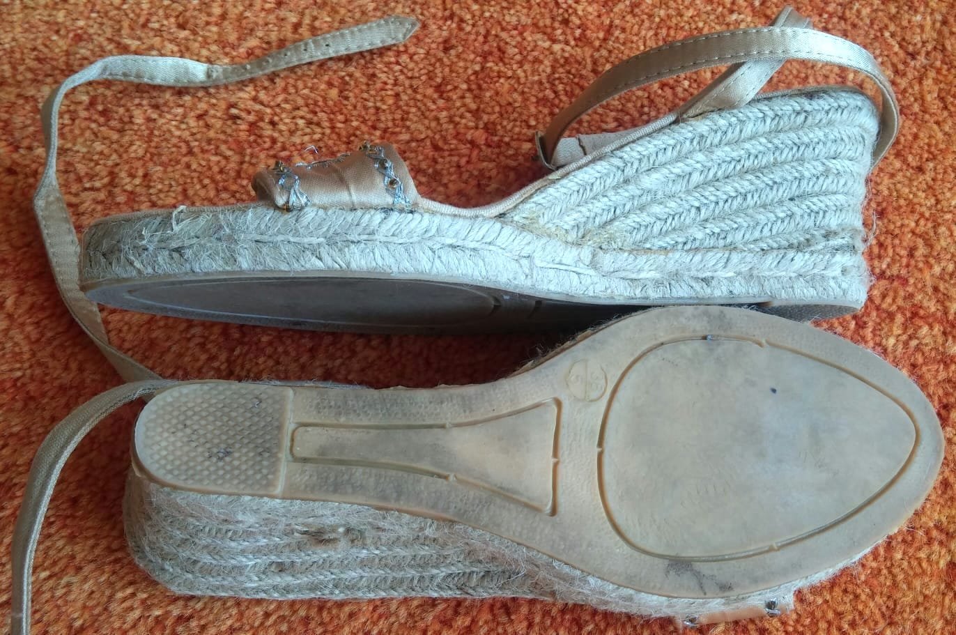 Damen Schuhe Riemchen Sandaletten Gr.38 in Gold von Alessia NW