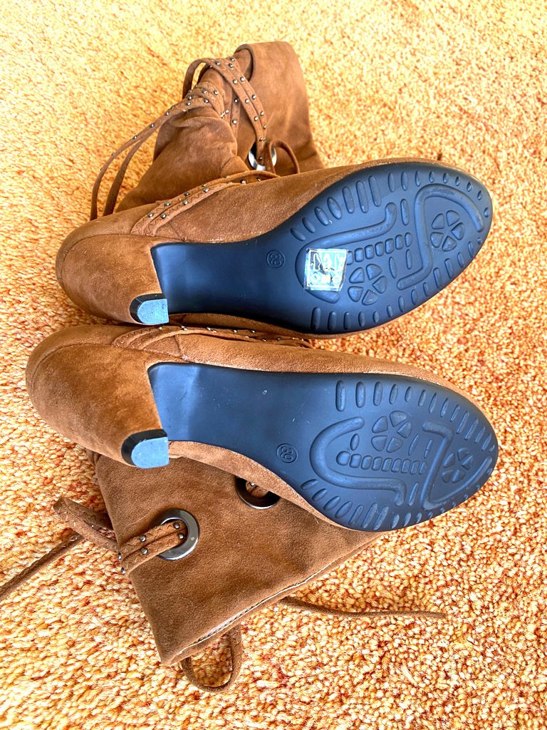 NEU Damen Stiefeletten Samt Imitat Gr.39 in Kognak