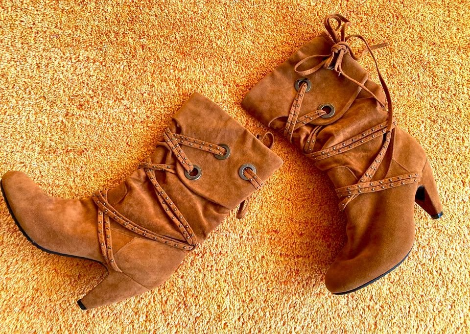 NEU Damen Stiefeletten Samt Imitat Gr.39 in Kognak