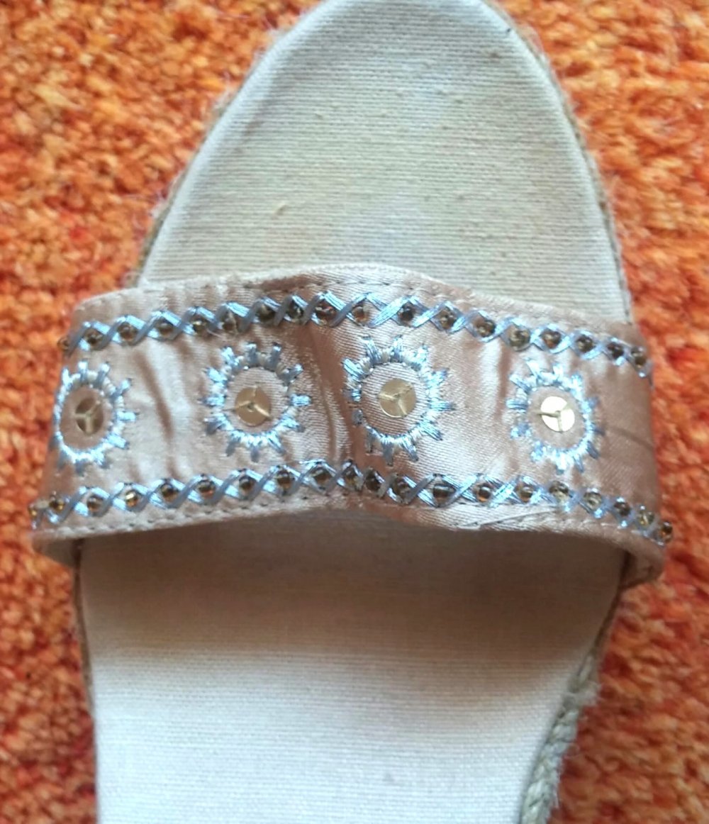 Damen Schuhe Riemchen Sandaletten Gr.38 in Gold von Alessia NW