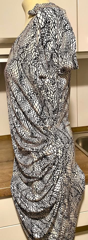 NEU Damen Kleid Jersey gemustert Gr.M in Schwarz/Weiß von Malvin 