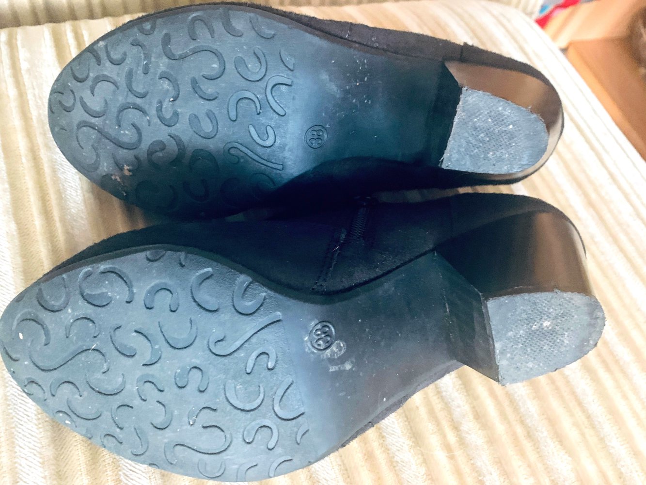 Damen Schuhe Knöchel Blockabsatz Gr.38 in Schwarz von Yessica