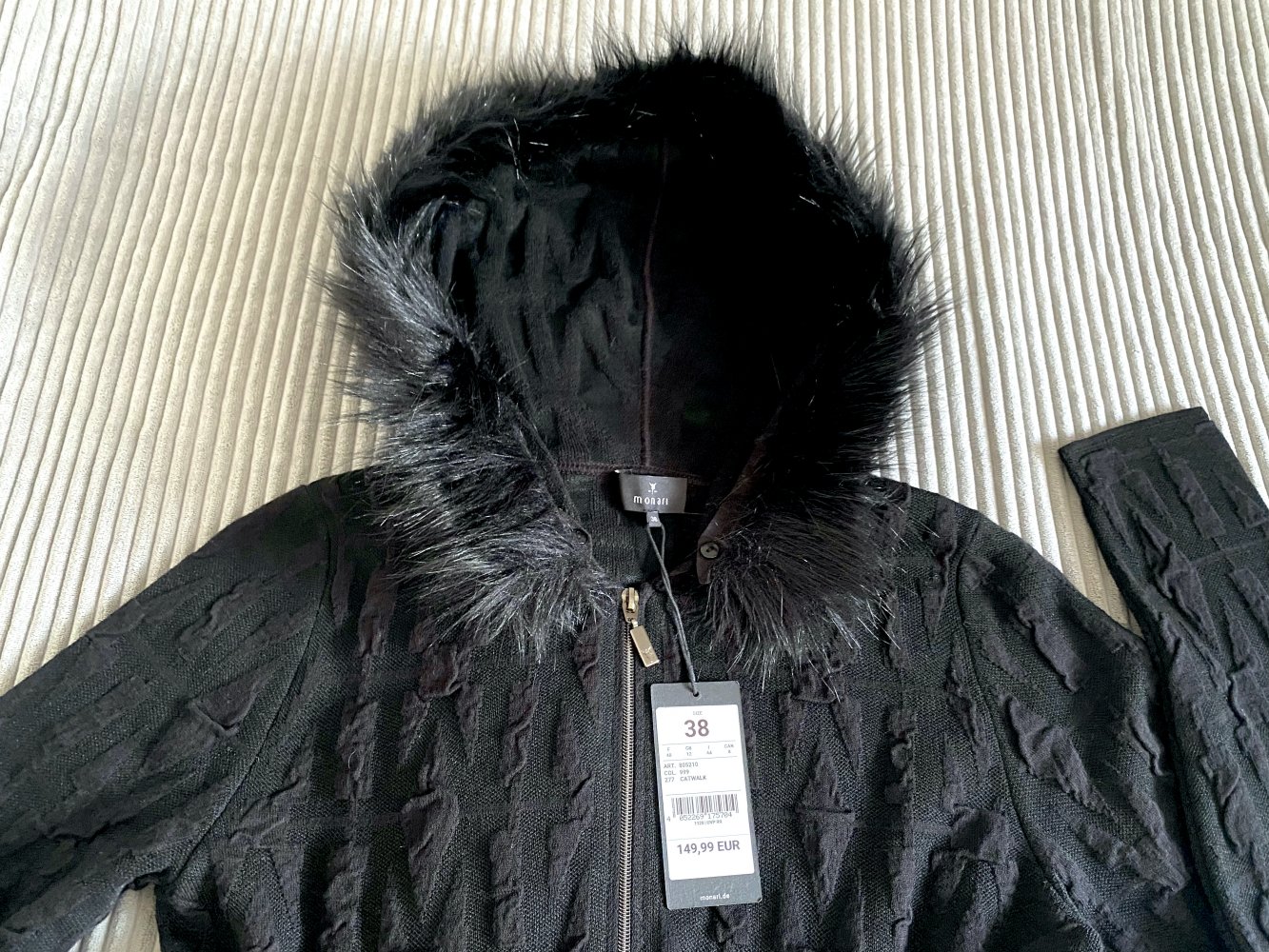 NEU Damen Jacke Strick Kapuze Gr.40 in Schwarz von Monari P.149,90€
