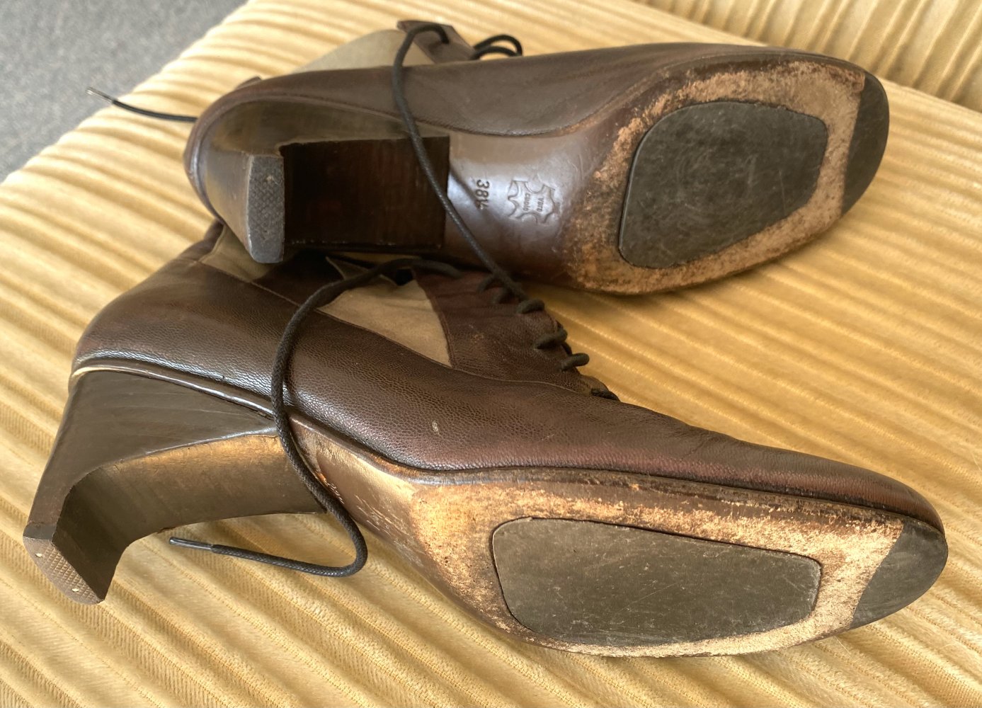 Damen Schuhe Stiefelette Schnürung Gr.38,5 in Braun/Beige von Lisa Tucci