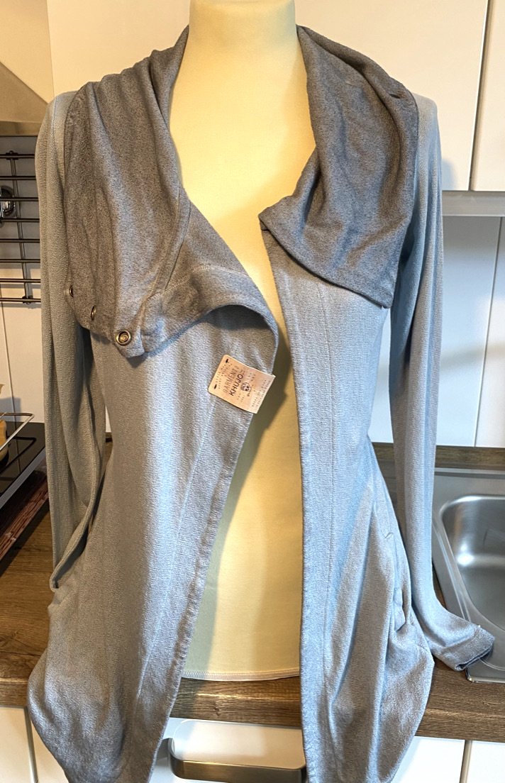 NEU! Khujo Damen Sweat Zipfel Sommermantel in Grau Gr. XS  