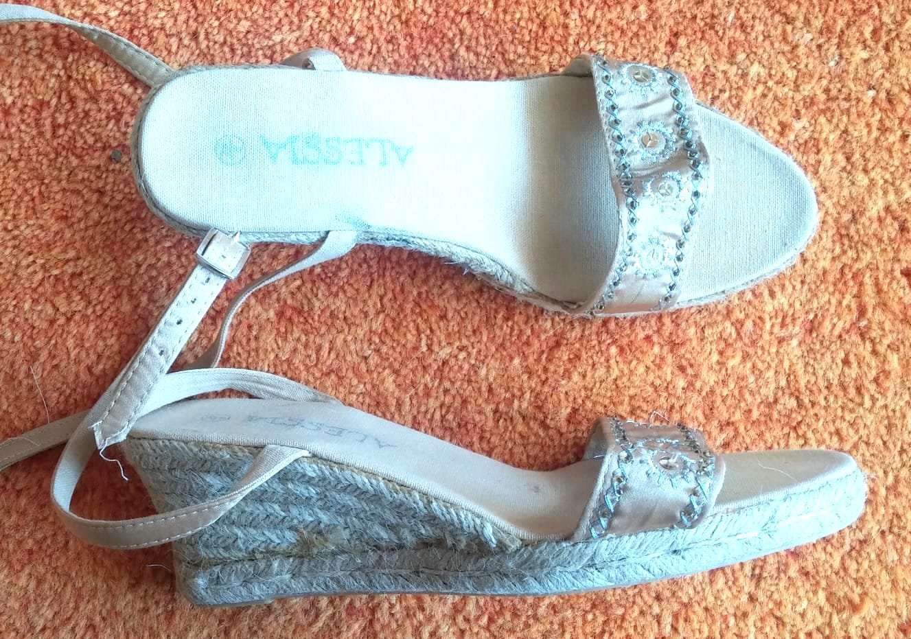 Damen Schuhe Riemchen Sandaletten Gr.38 in Gold von Alessia NW