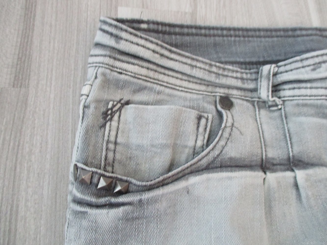 Heller Jeansrock von Crazyworld - Größe 36 - Ungetragen!
