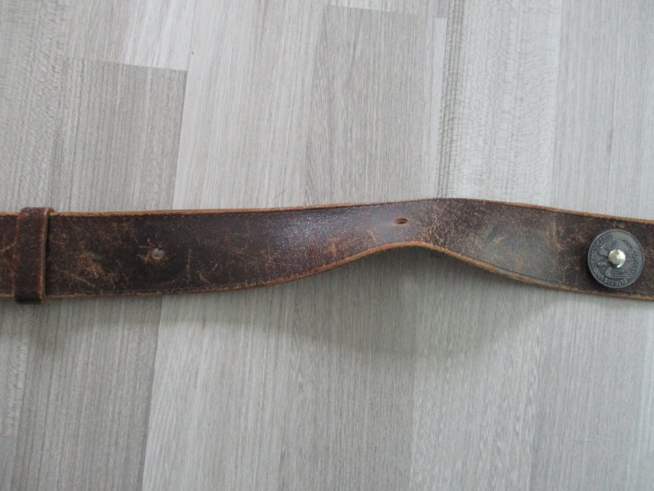Mexikanischer Gürtel mit Münzen und Indianerschmuck verziert