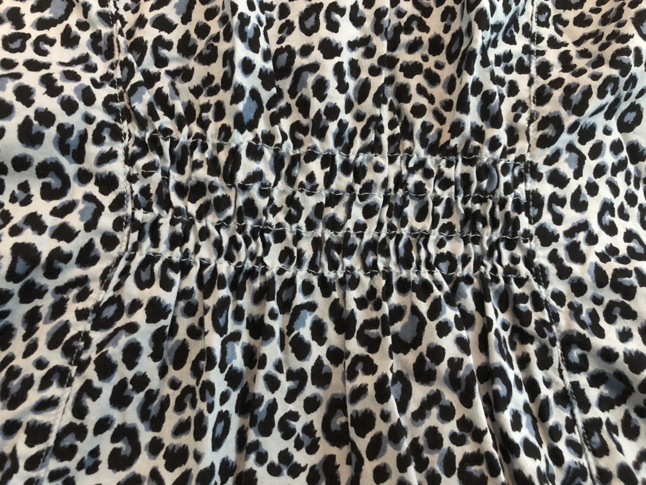Blau-schwarze Bluse - Leopardenmuster - Größe 36 - TOP-Zustand