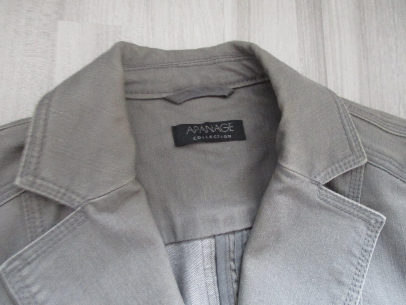 Graue Jeansjacke von Apanage - Größe 36 - TOP-Zustand!