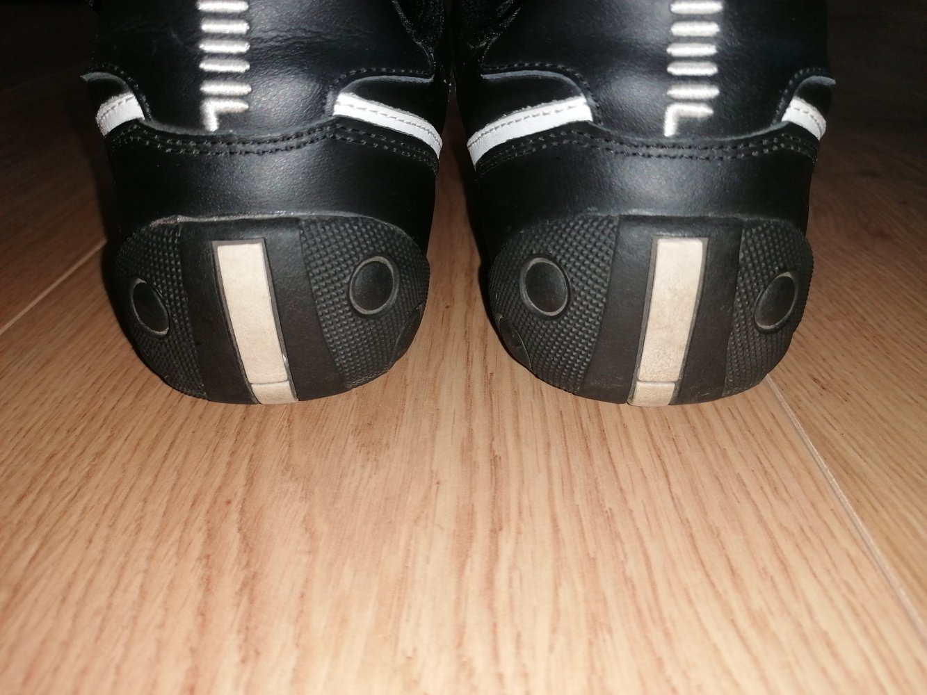Fila Damen Herren Turnschuhe Sportschuhe Sneaker Gr. 39,5