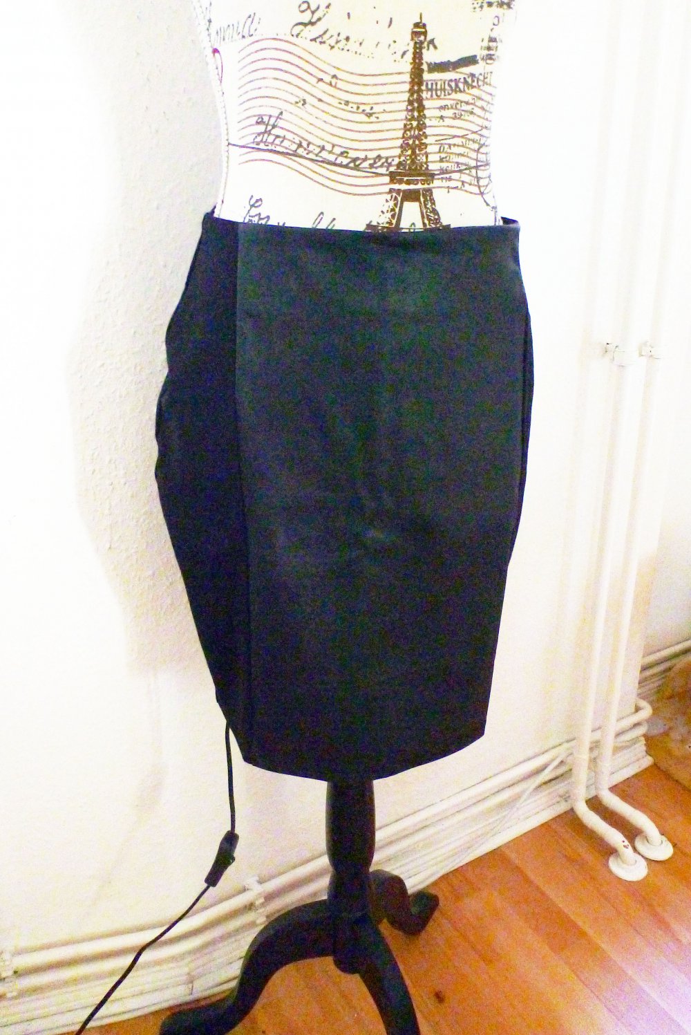 schwarzer Rock mit Leder, Gr. 36/38 S/M, neu