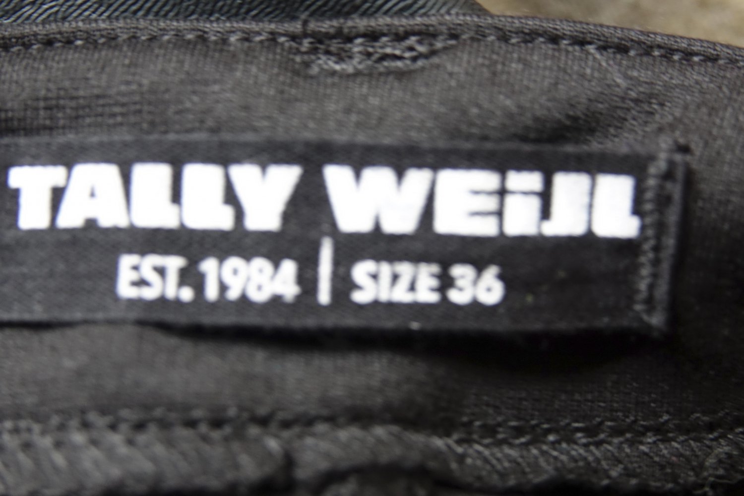 Schöne schwarze Stoffhose (Stretch)