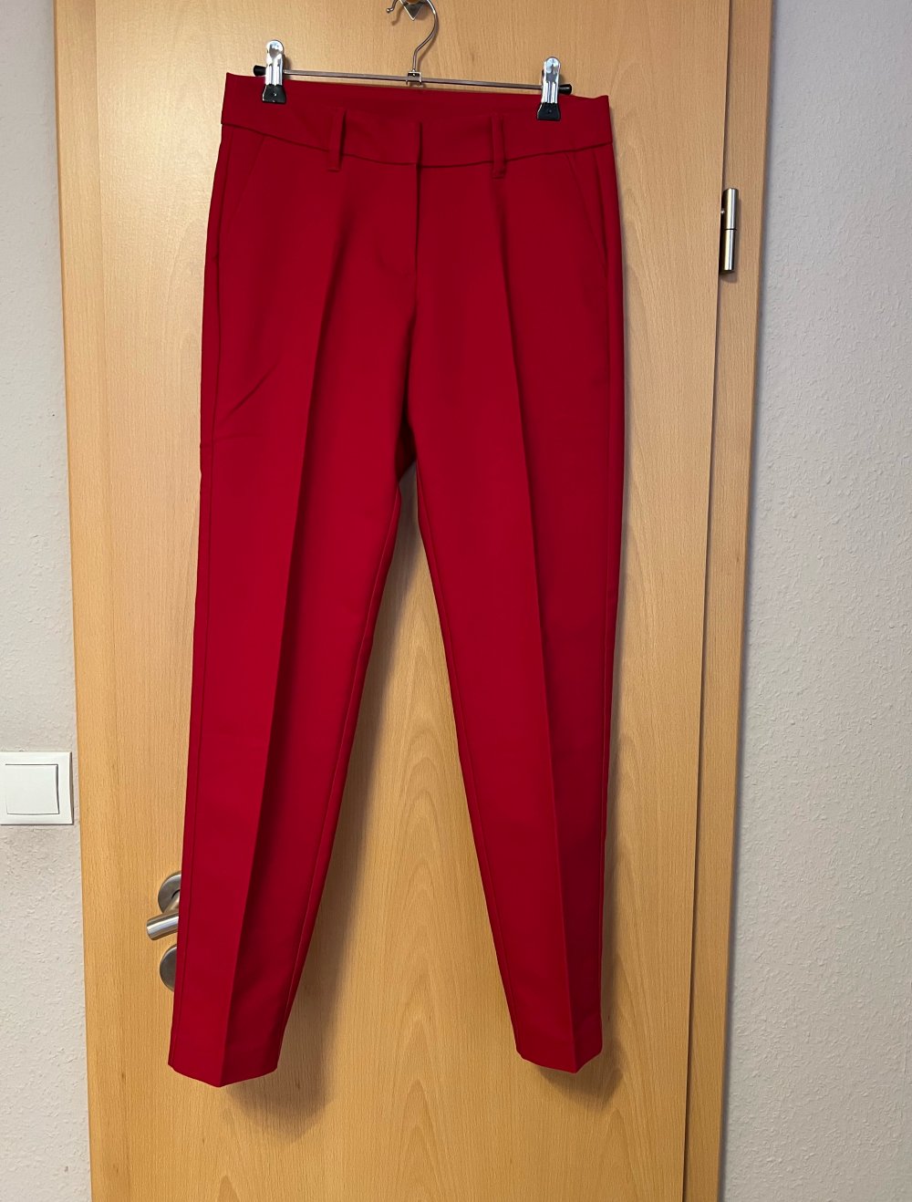 Bundfaltenhose rot