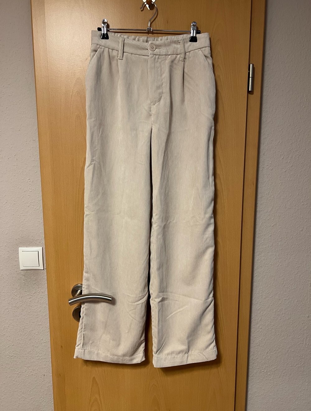 Weite Cordhose beige