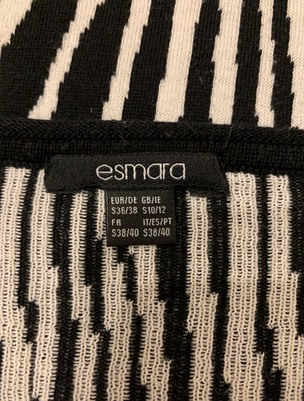 Strickkleid mit Zebramuster