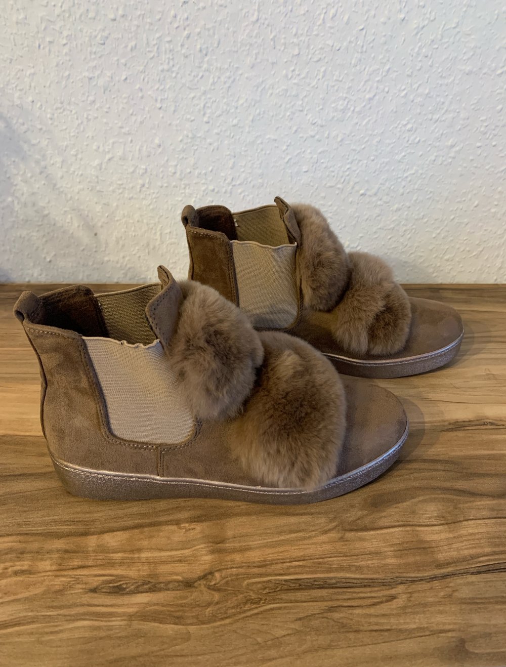 Braune Boots mit Fell