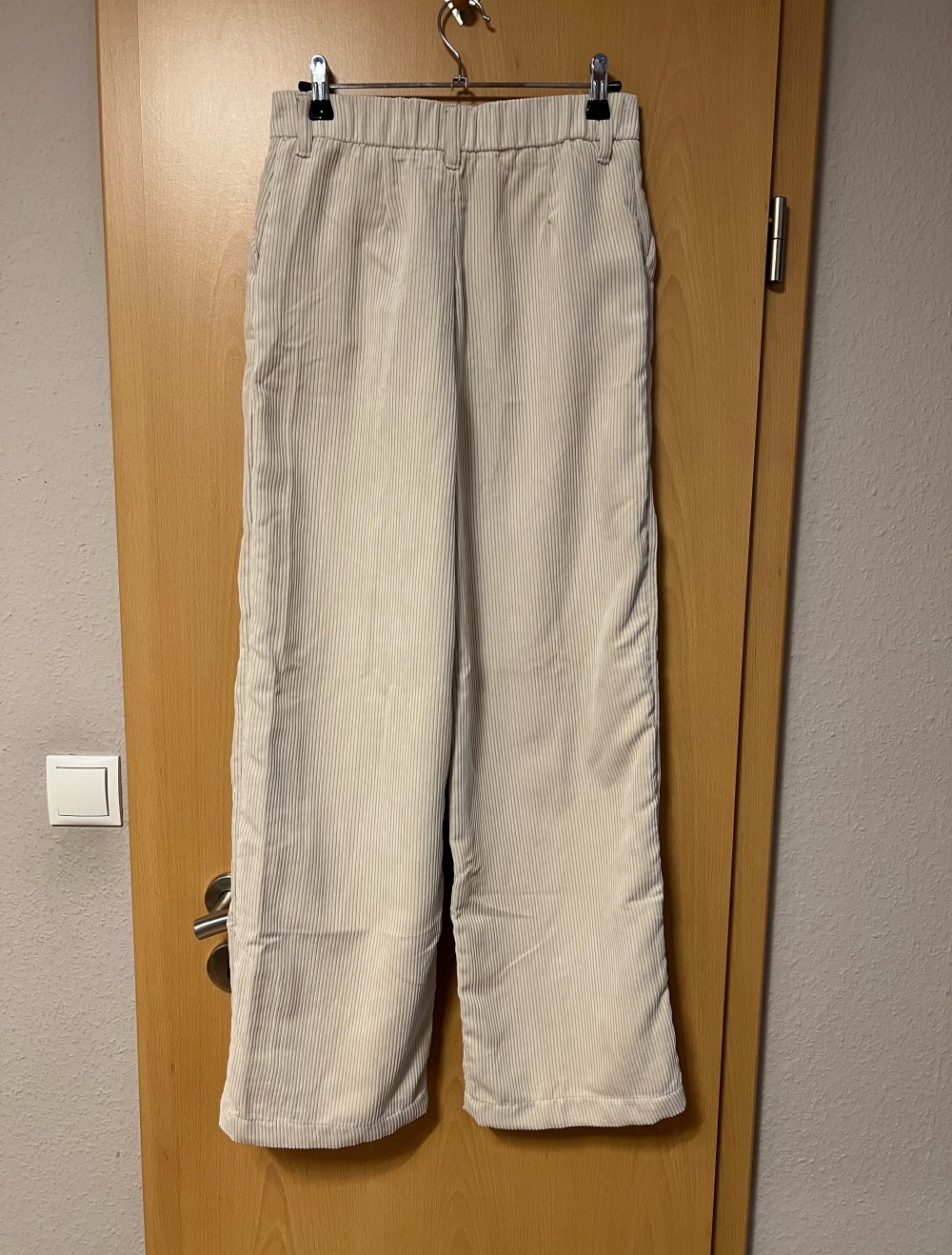 Weite Cordhose beige