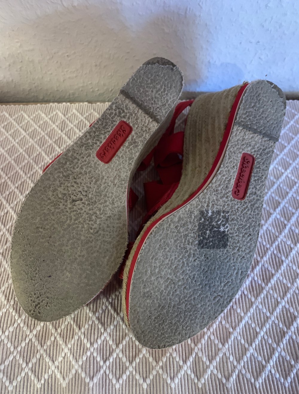 rote Sandalen