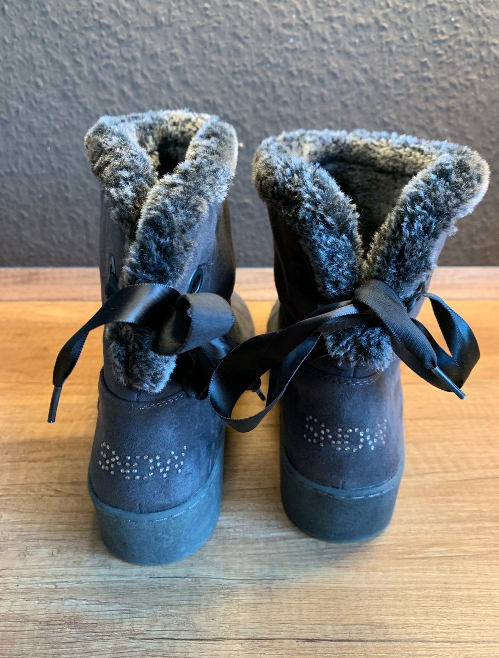Gefütterte Boots grau