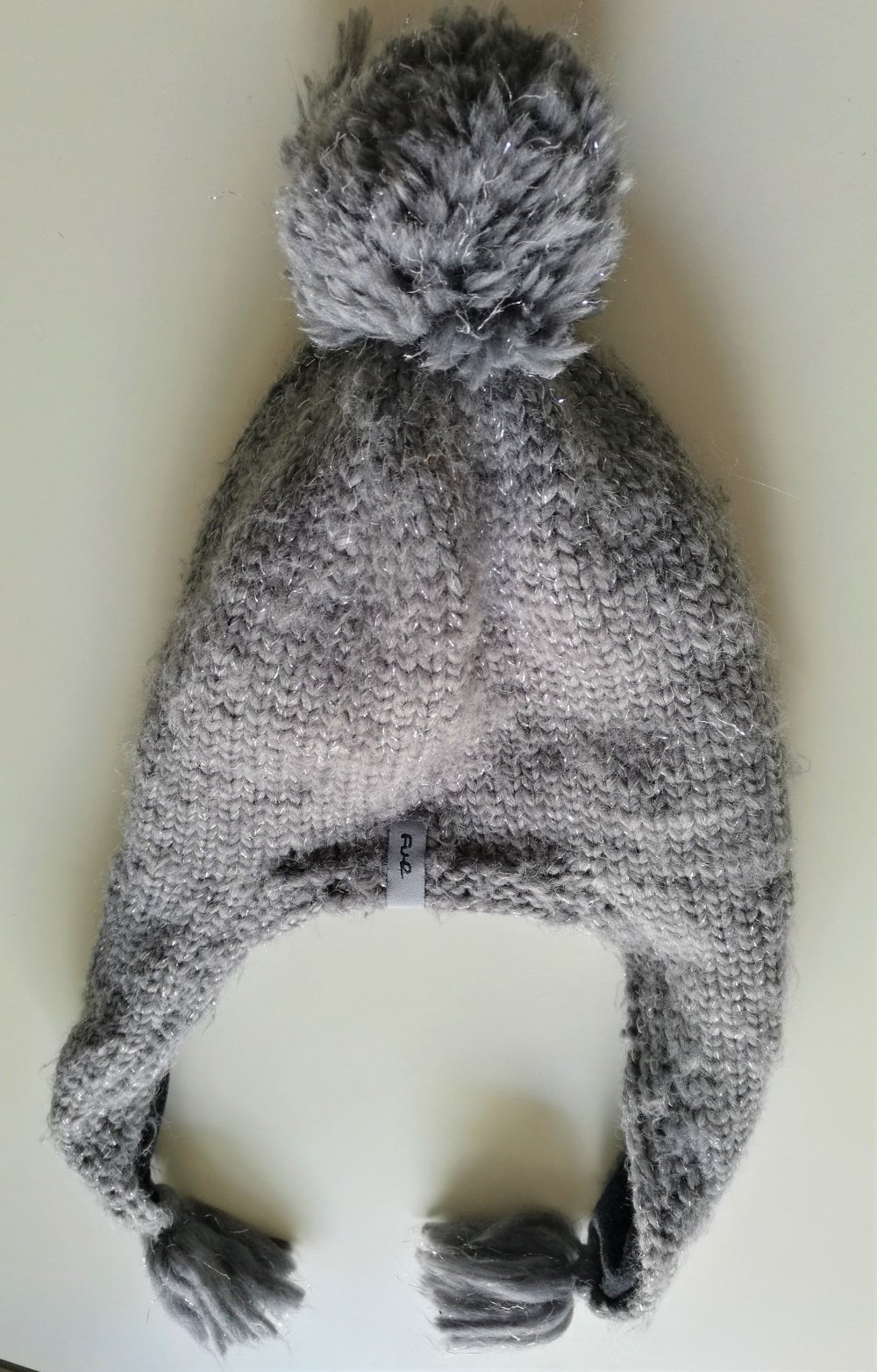 Bommelmütze von FU-R HEADWEAR, silber-grau