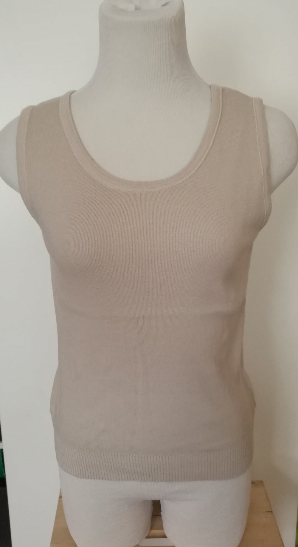 Feinstrick-Top / Pullunder von Benetton, Gr. S, beige